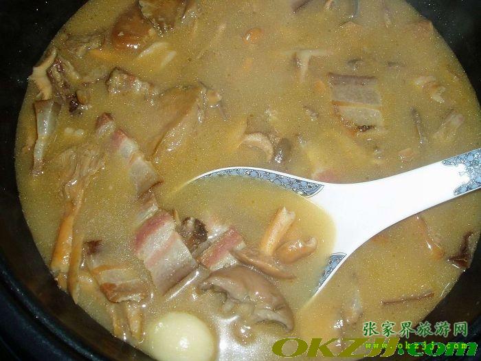 張家界美食--野樅菌燉肉火鍋