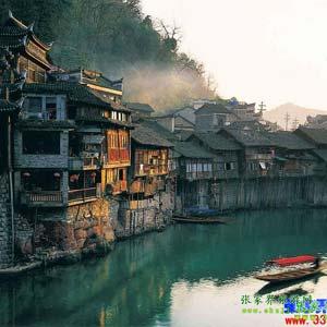 喜樂F線：（熱賣）天門山、天子山、袁家界、鳳凰古城純玩四日游